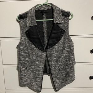 MOSSIMO VEST SIZE L